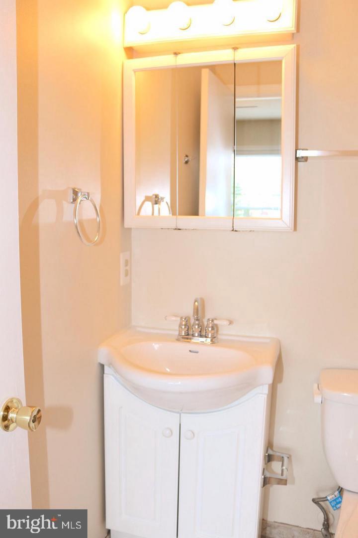 GIDEON SQUARE - Residential Lease