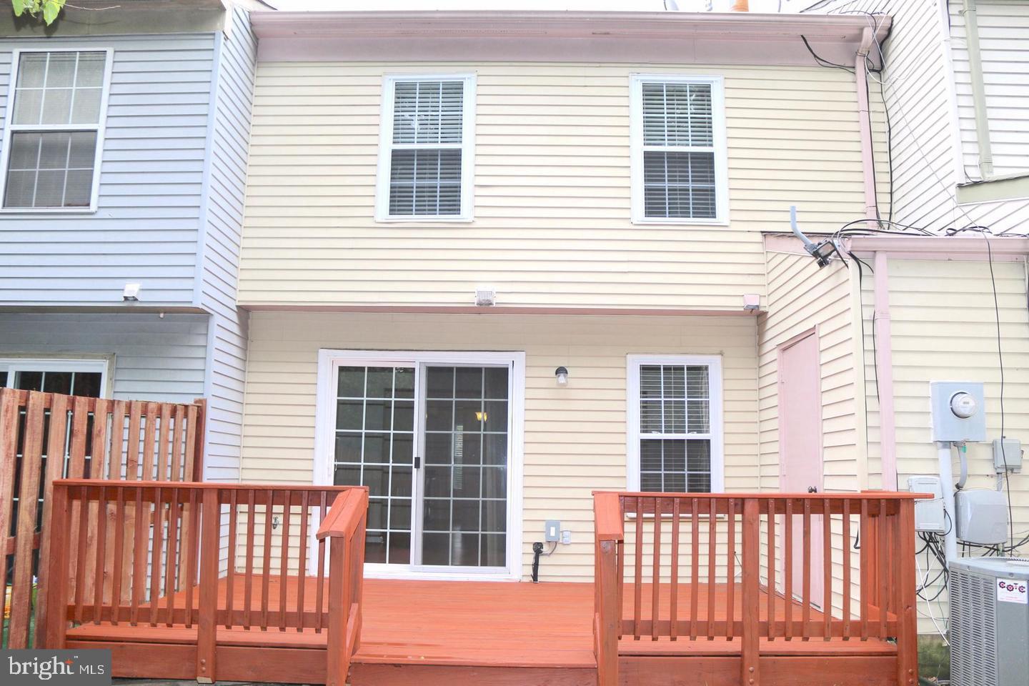 GIDEON SQUARE - Residential Lease