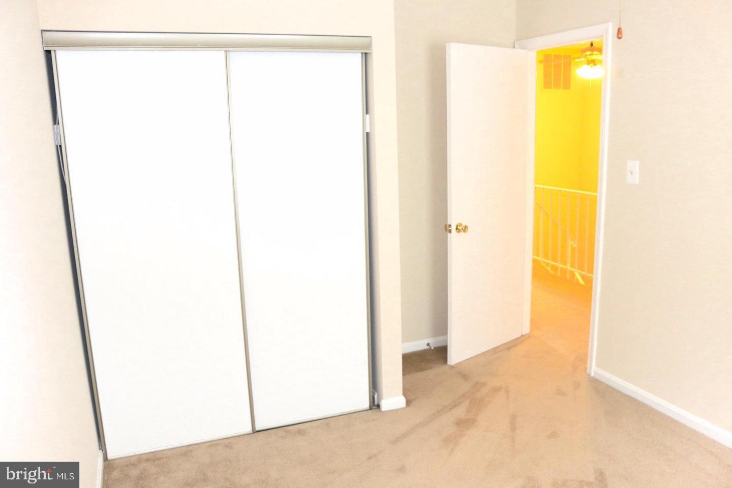 GIDEON SQUARE - Residential Lease