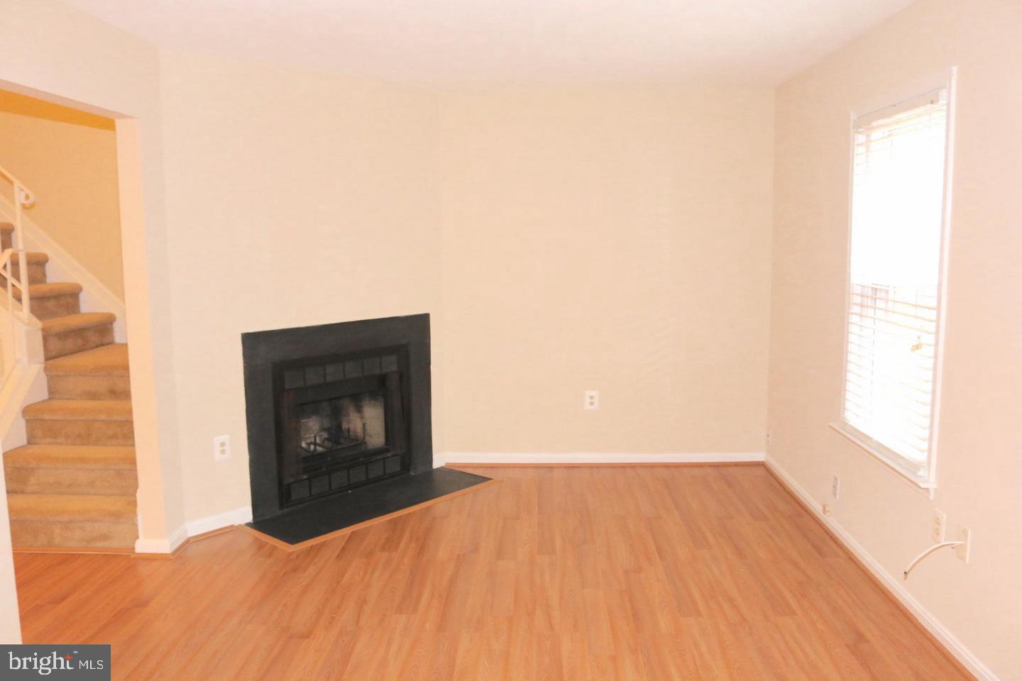 GIDEON SQUARE - Residential Lease