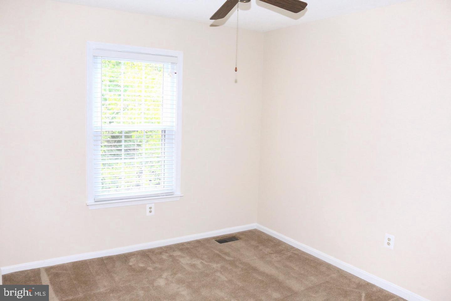 GIDEON SQUARE - Residential Lease