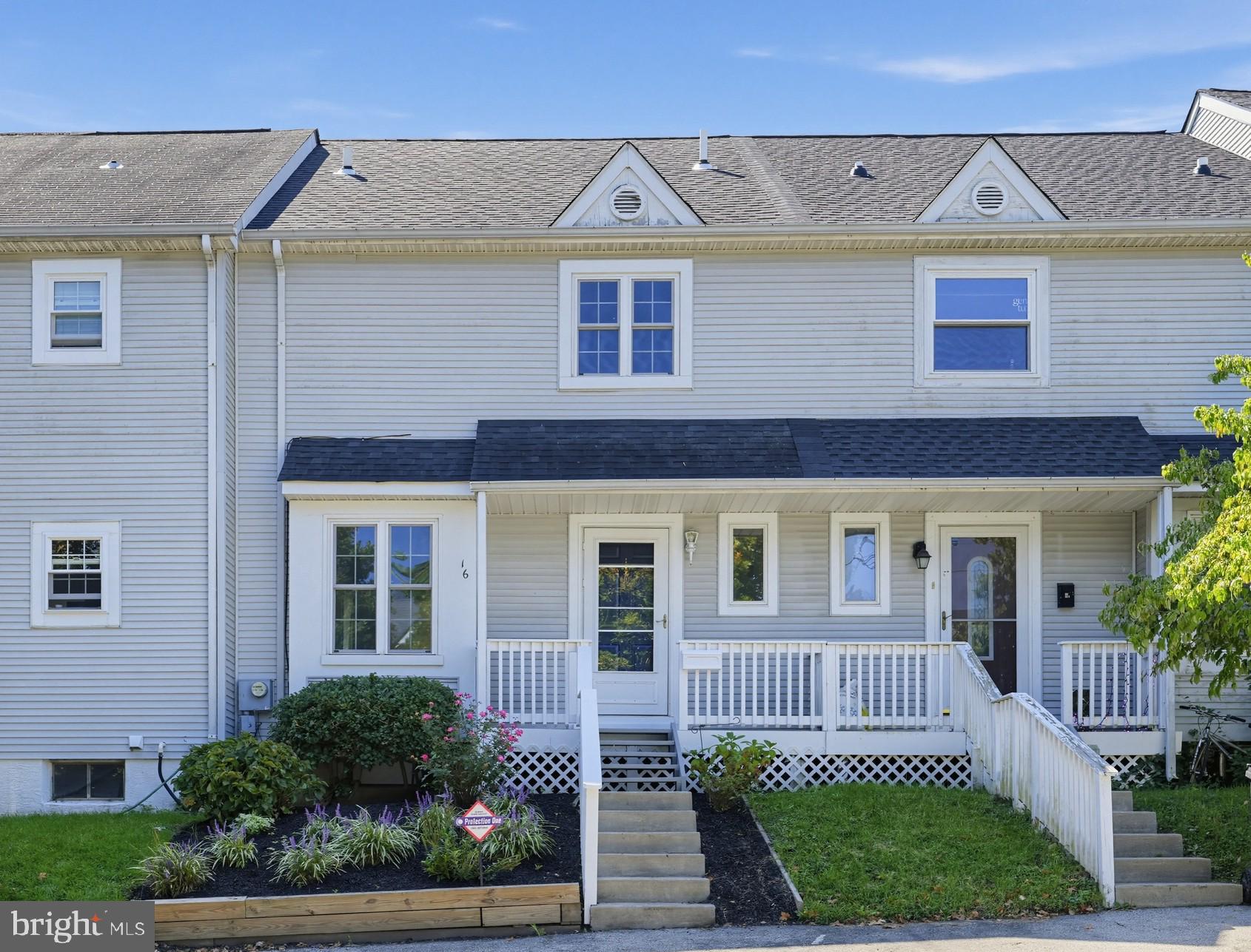 16 OAK STREET