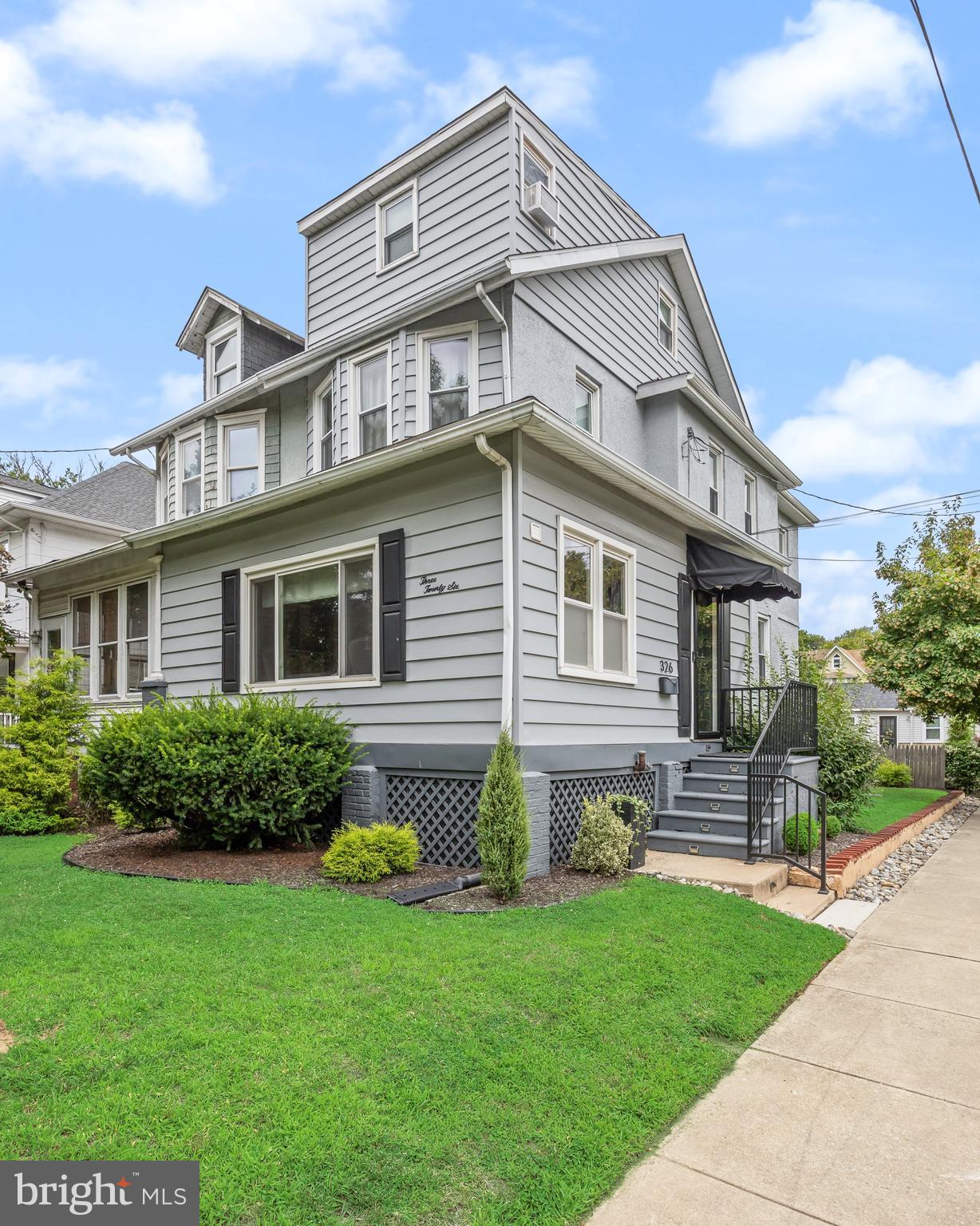 326 LEES AVENUE