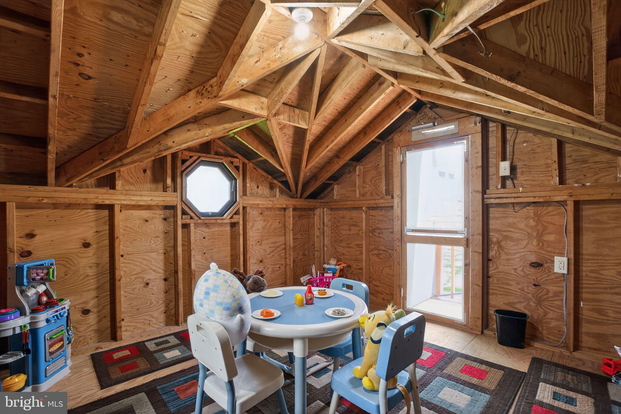 KINGS GRANT - Residential