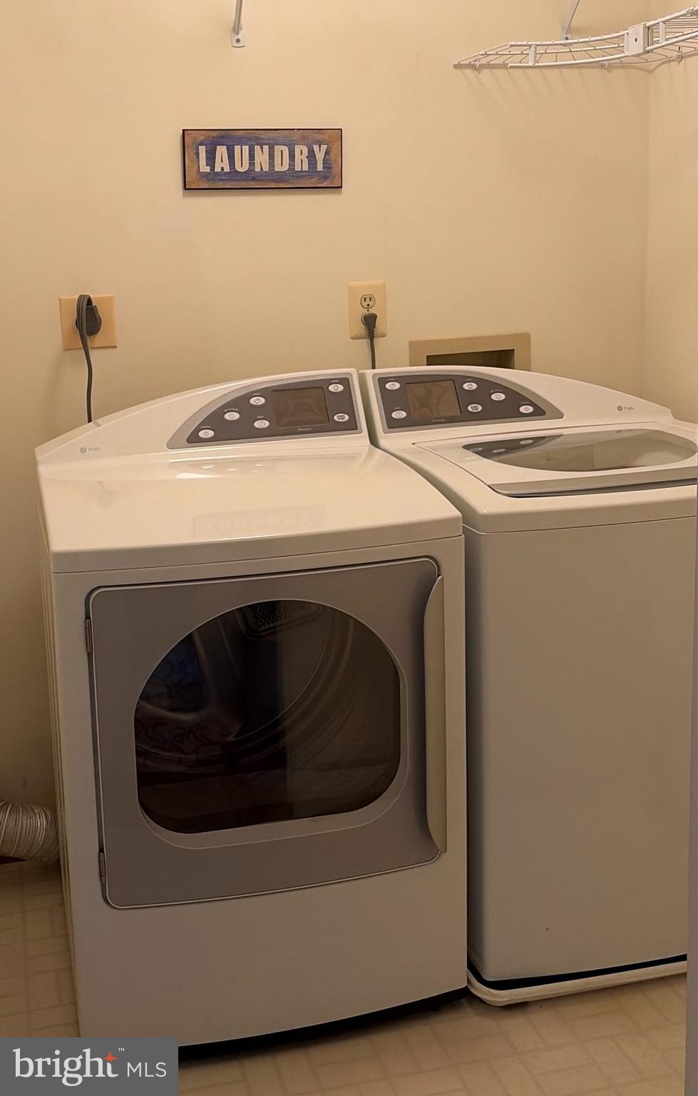 KINGS GRANT - Residential