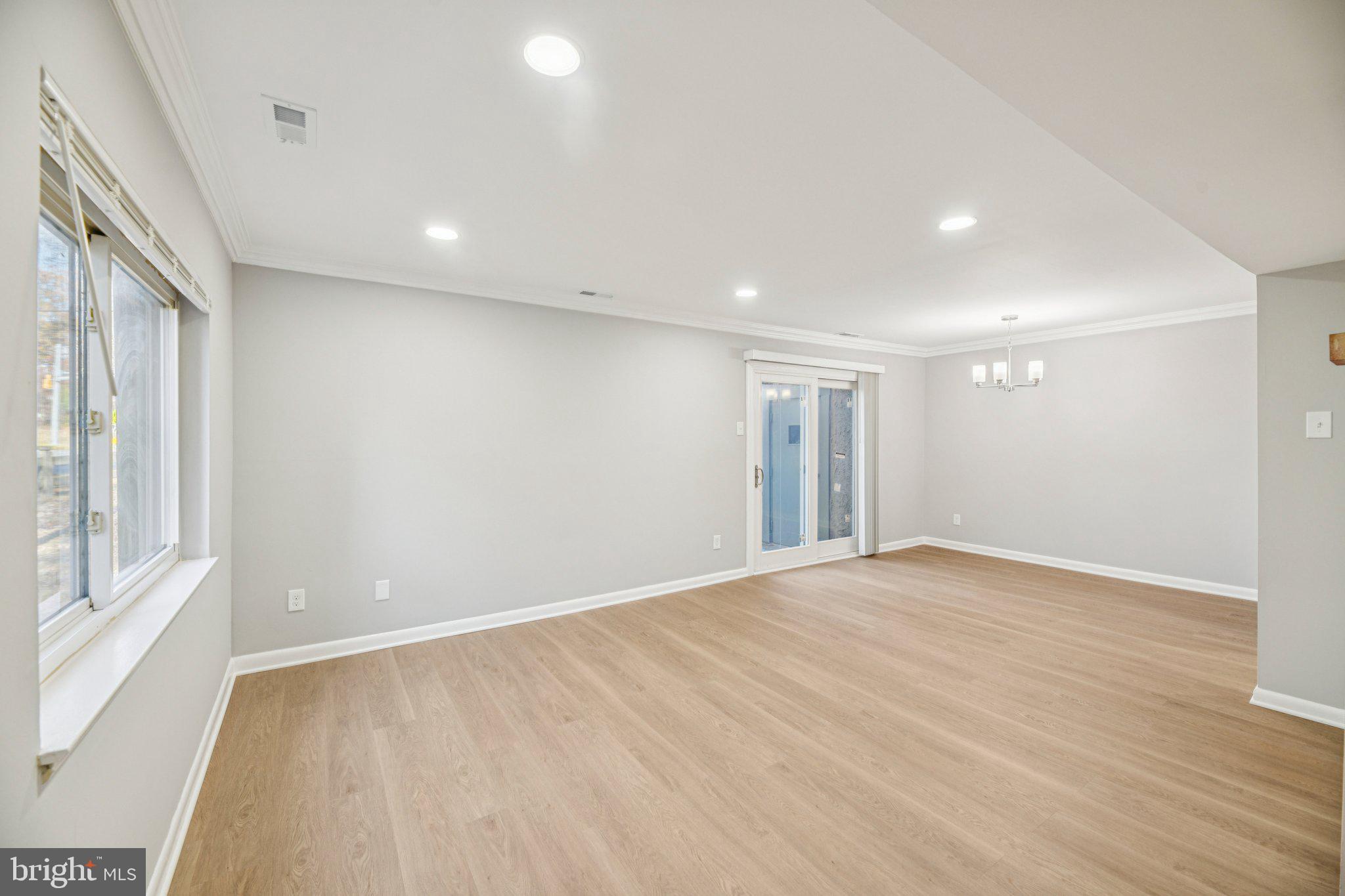 GLEN ORA-PLAT TWO> - Residential