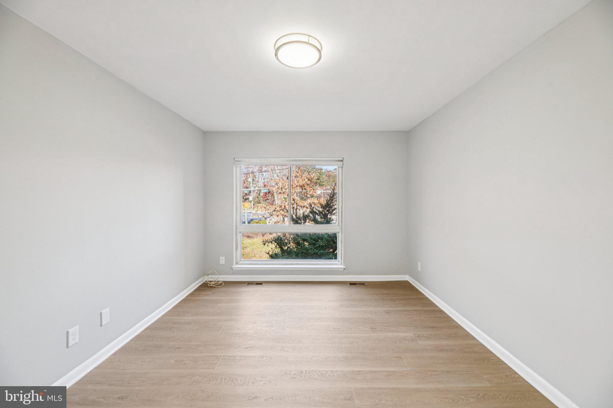 GLEN ORA-PLAT TWO> - Residential