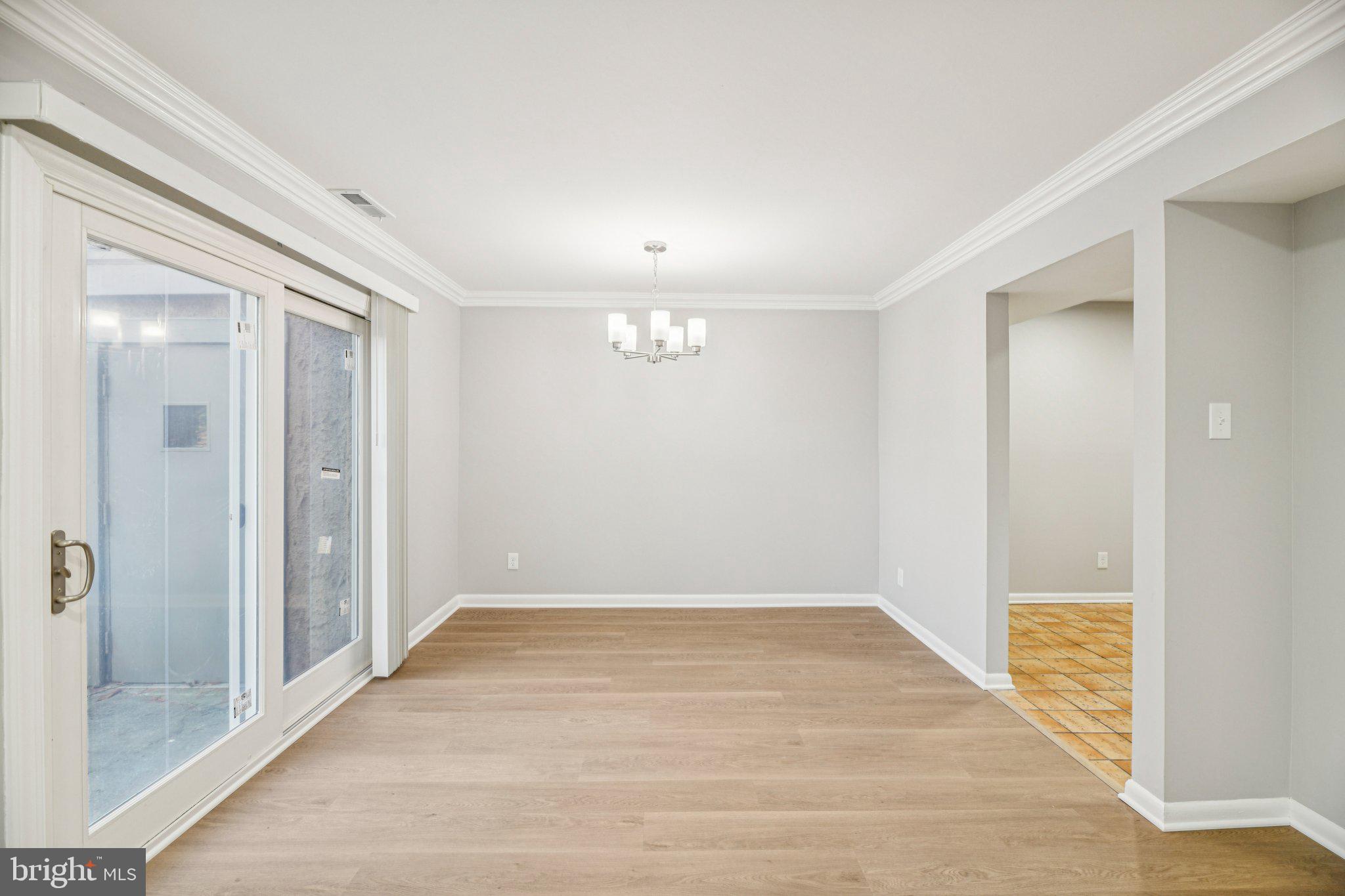 GLEN ORA-PLAT TWO> - Residential