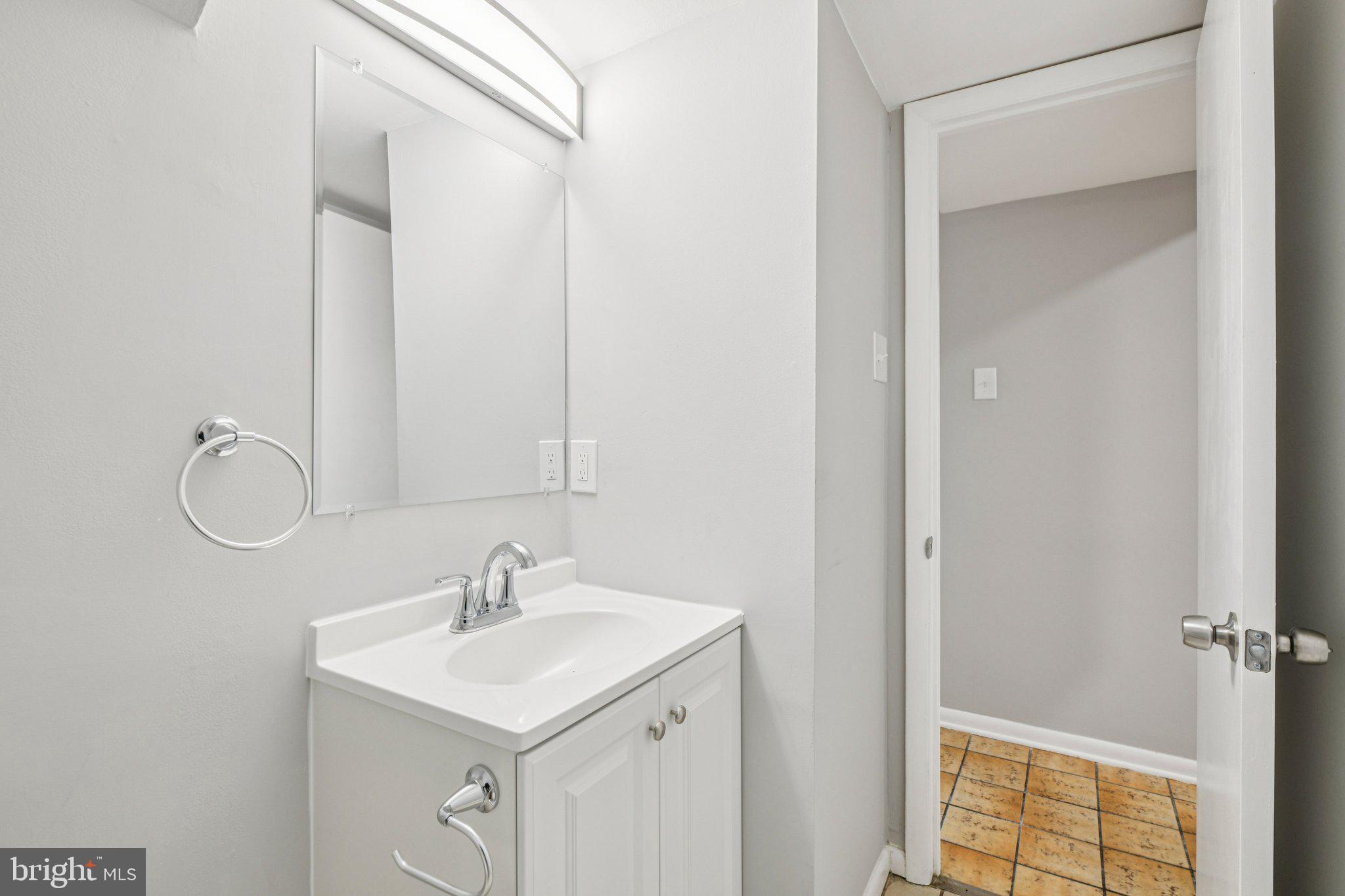 GLEN ORA-PLAT TWO> - Residential