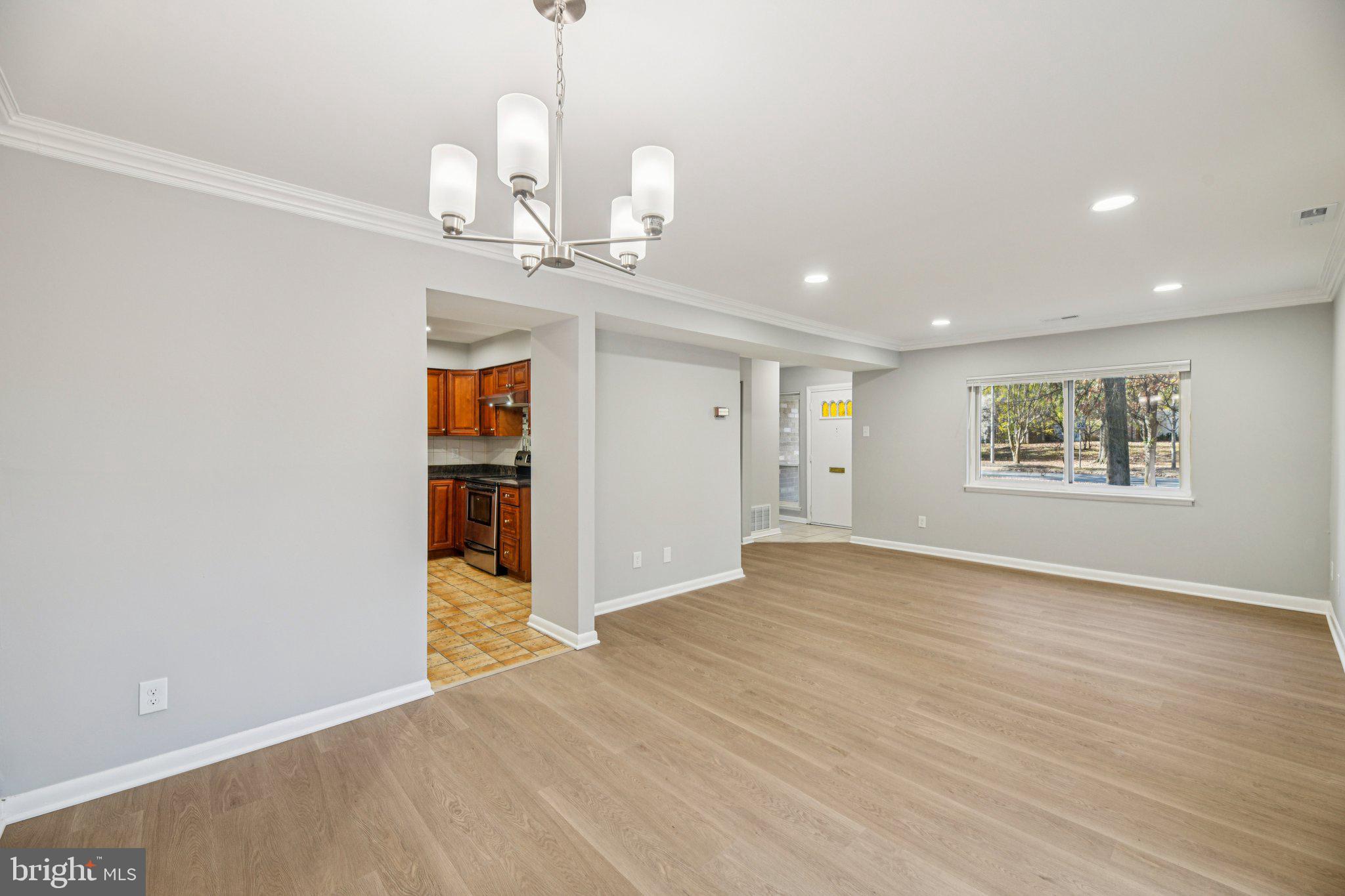 GLEN ORA-PLAT TWO> - Residential