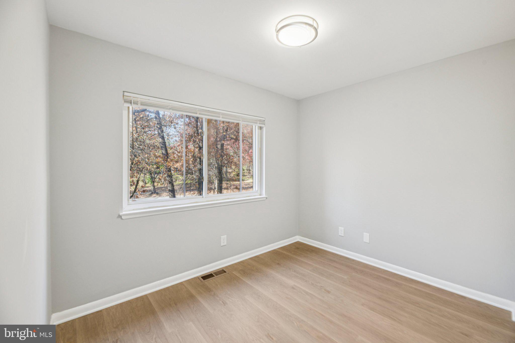 GLEN ORA-PLAT TWO> - Residential