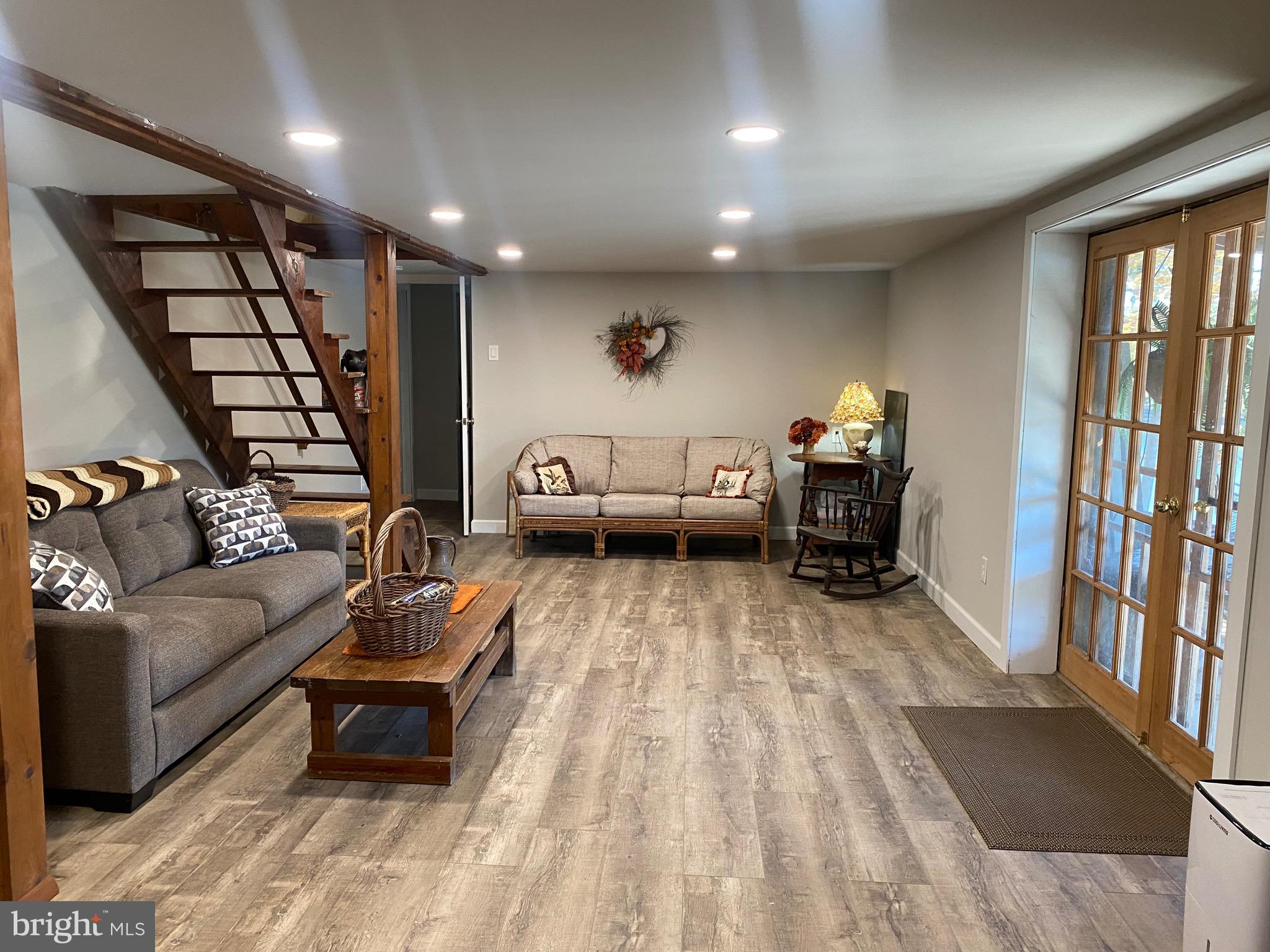 LAKE WYNONAH - Residential