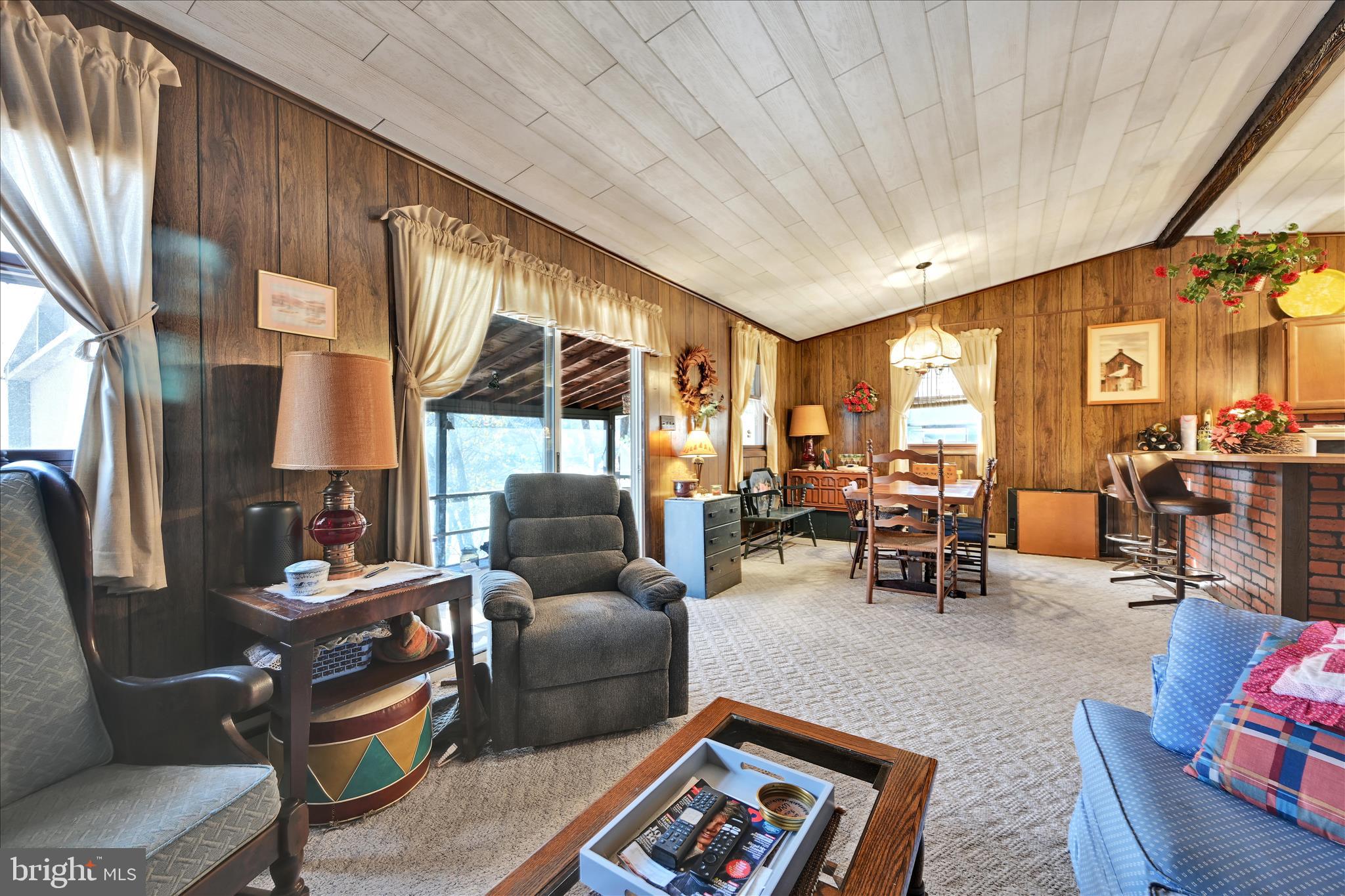 LAKE WYNONAH - Residential