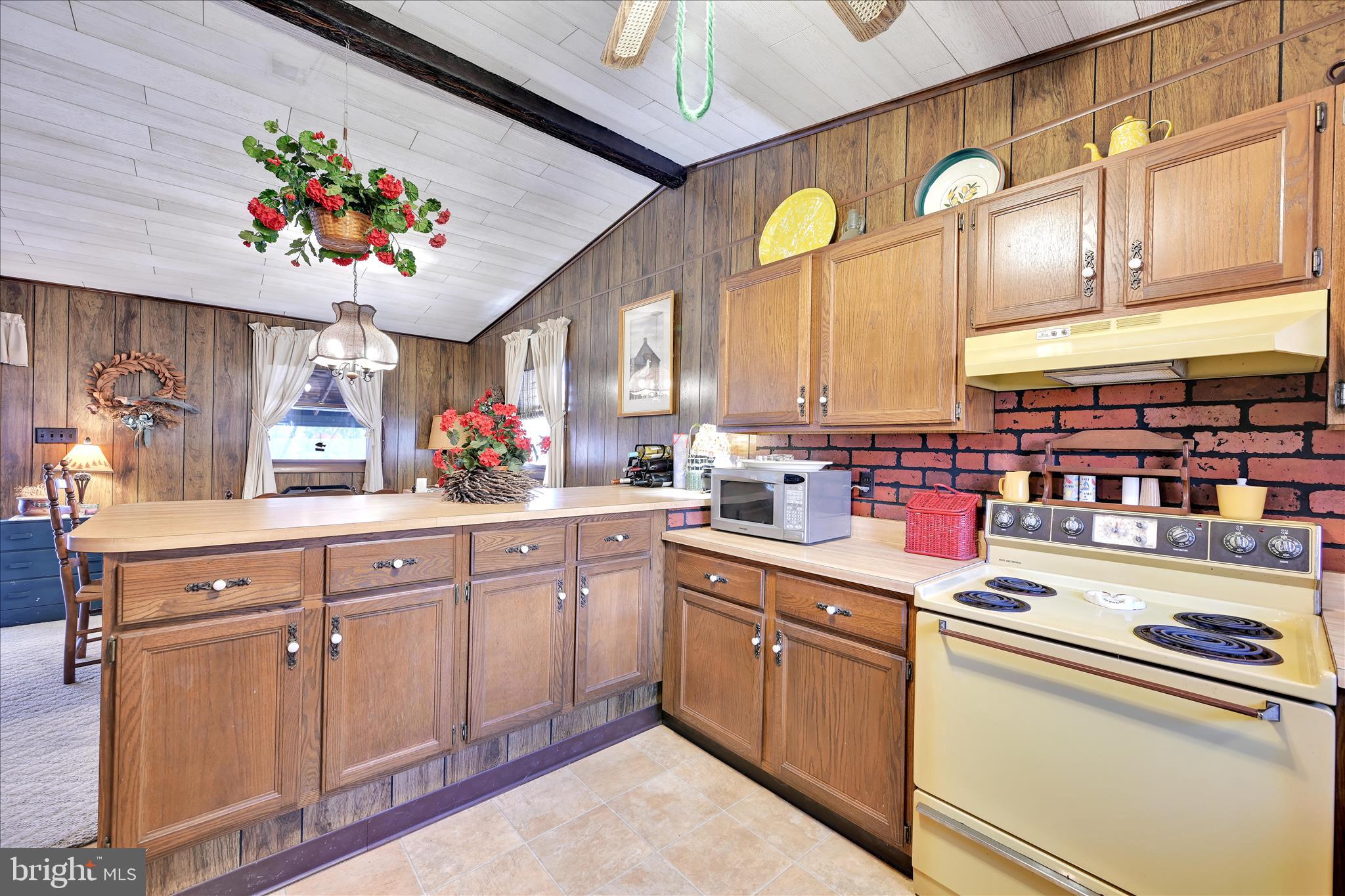 LAKE WYNONAH - Residential