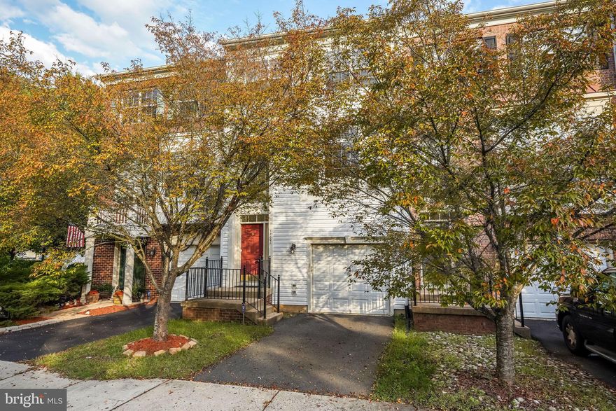 REDUCED PRICE! SELLER OFFERING 2% CLOSING COSTS WITH FULL PURCHASE PRICE. This beautiful 3-lvl 3 bed 2.5 ba townhouse is located in the BRAEMAR community. The kitchen boasts of custom backsplash, newly installed stainless steel appliances with quartz countertop and a kitchen island. Main level has hardwood flooring, a half bath and
gas fireplace and from there you have a stained deck for your outdoor gatherings. Laundry is loacted in the basement with a half bath and a separate entrace. The upper level has a large master bedroom with ensuite bathroom, 2 closets, a full bathroom for the two other bedrooms. Community pool, tennis courts, basketball courts and HOA also includes basic cable .