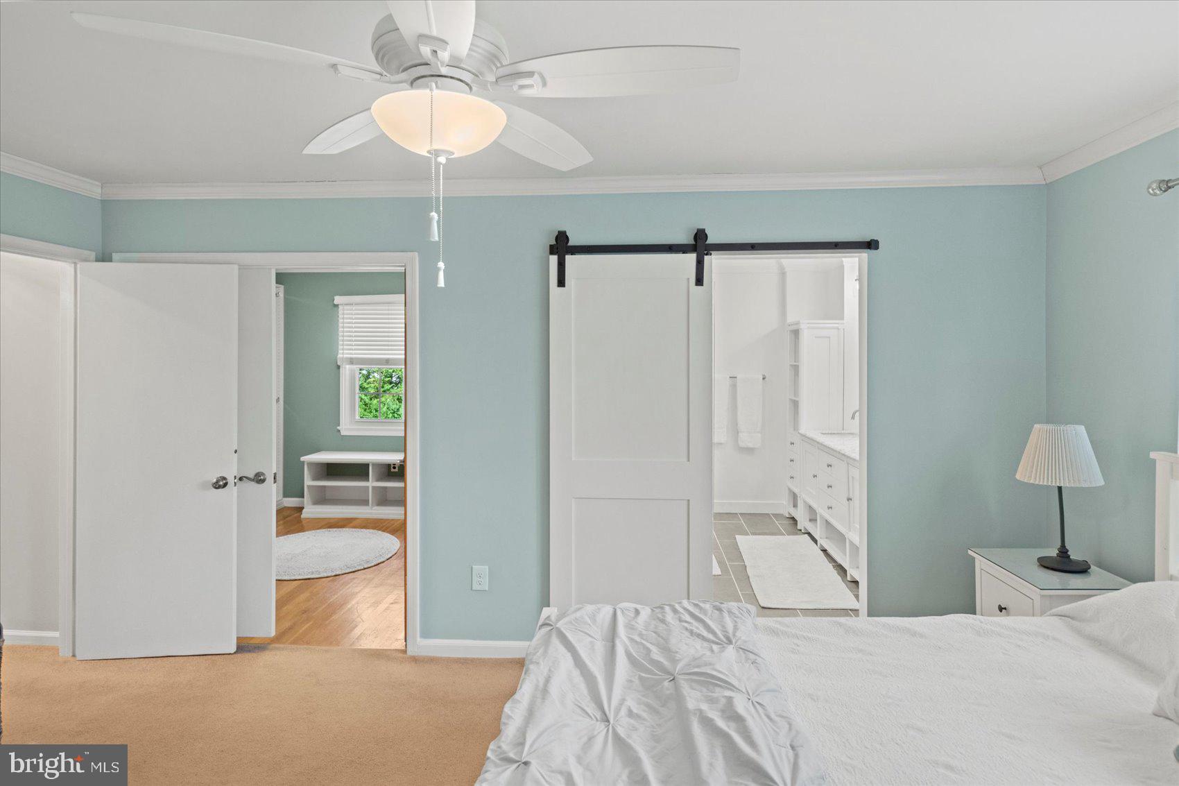 MANOR LAKE - Residential