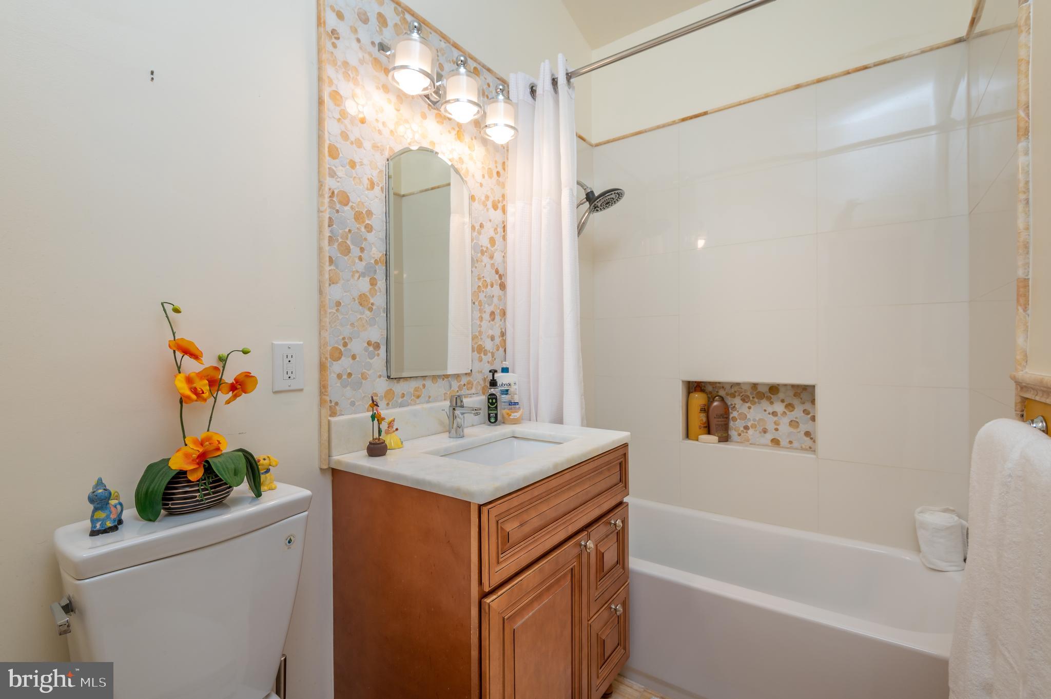 ROSEMONT - Residential Lease