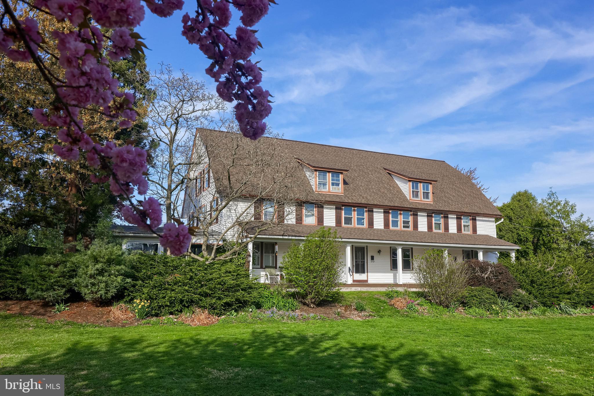 104 N CUSTER AVENUE