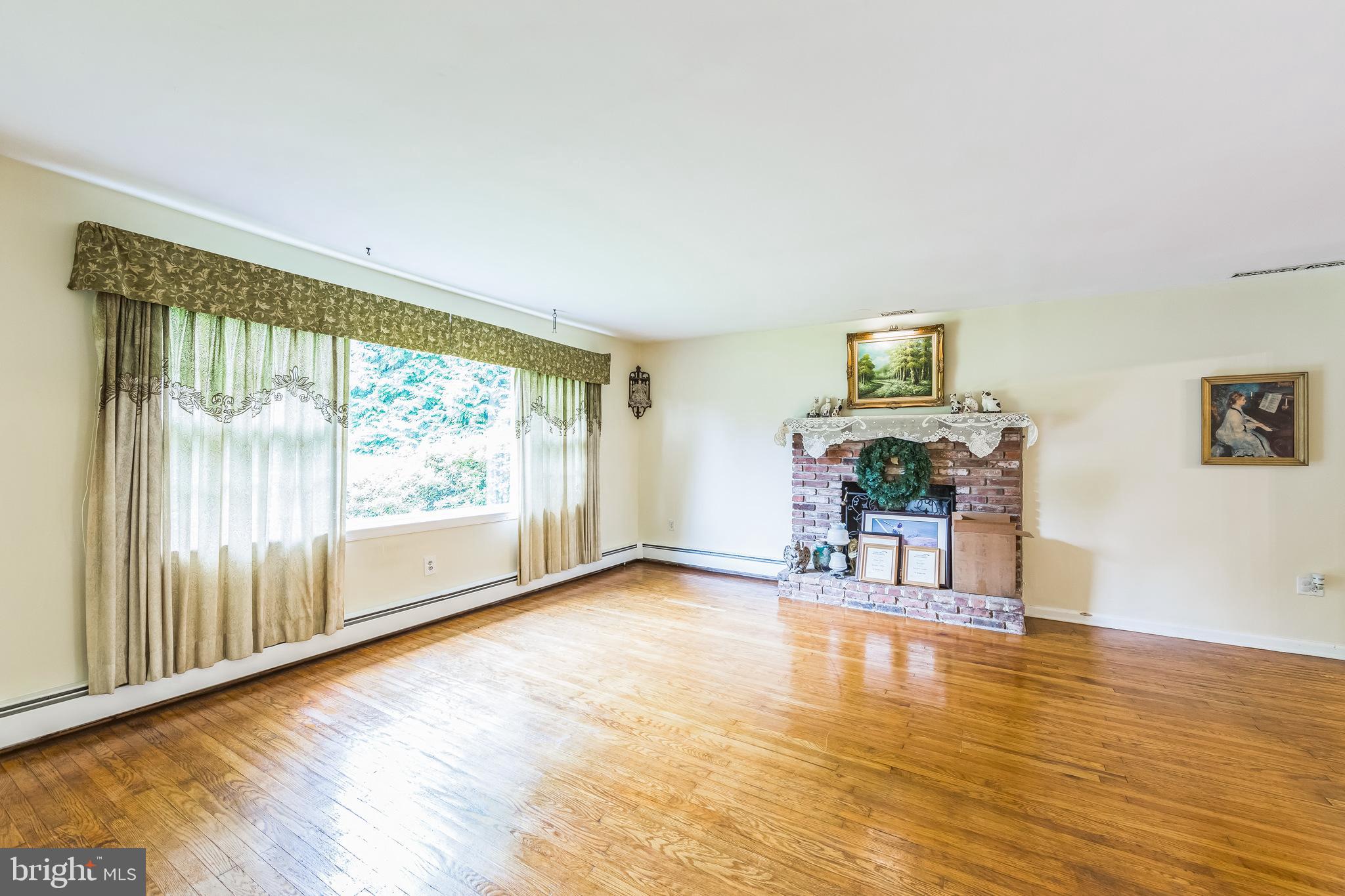 217 LYNDELL DRIVE