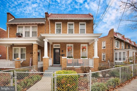 1922 Q STREET SE WASHINGTON DC 20020