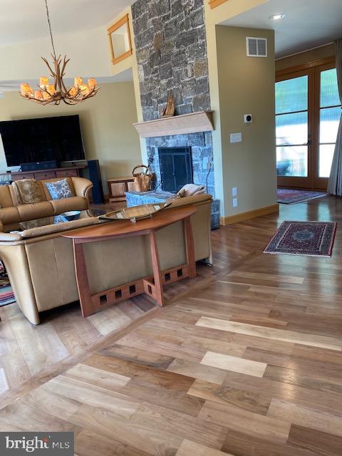 RIVER RIDGE - Residential