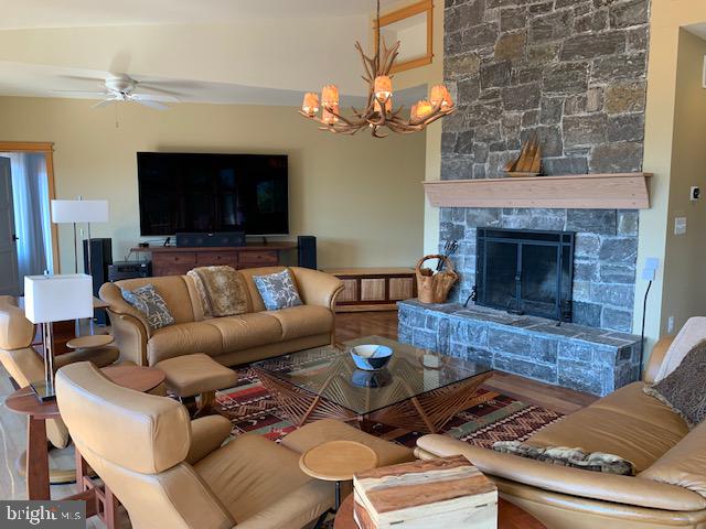 RIVER RIDGE - Residential