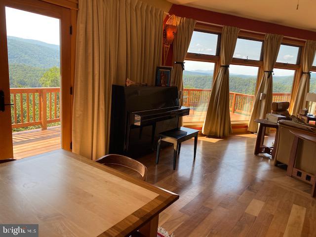 RIVER RIDGE - Residential