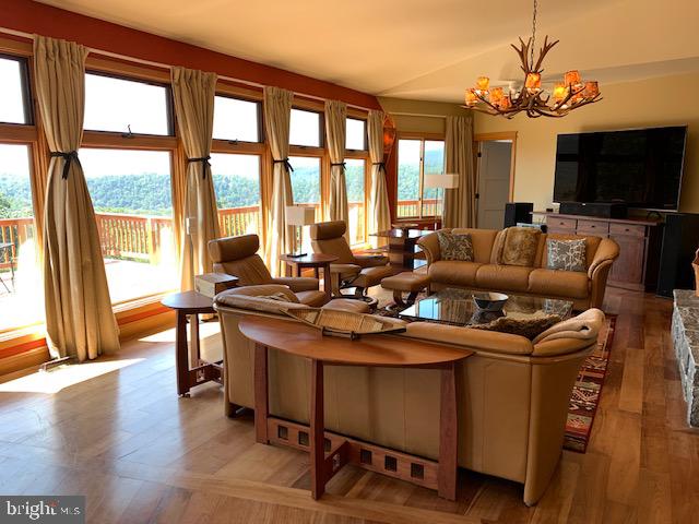 RIVER RIDGE - Residential