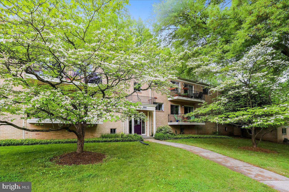 PARKSIDE CONDOMINIUMS - Residential