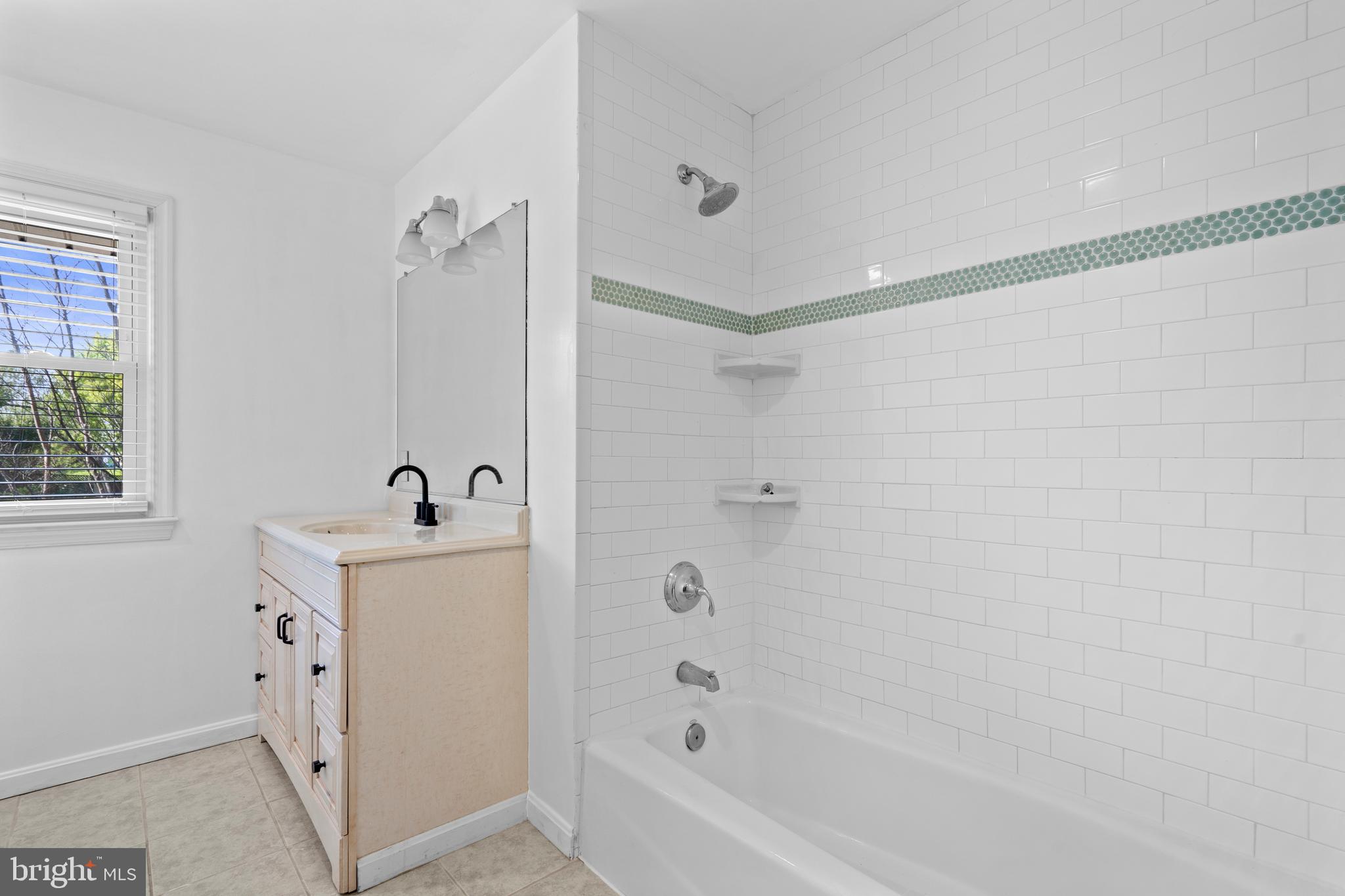 CHESTERBROOK WOODS - Residential Lease