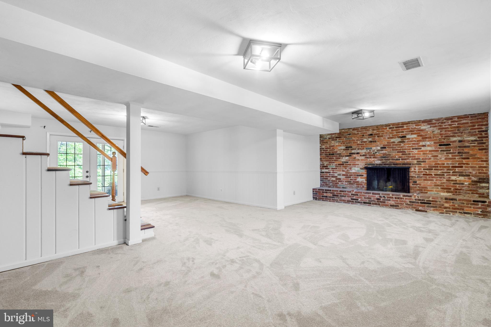 CHESTERBROOK WOODS - Residential Lease