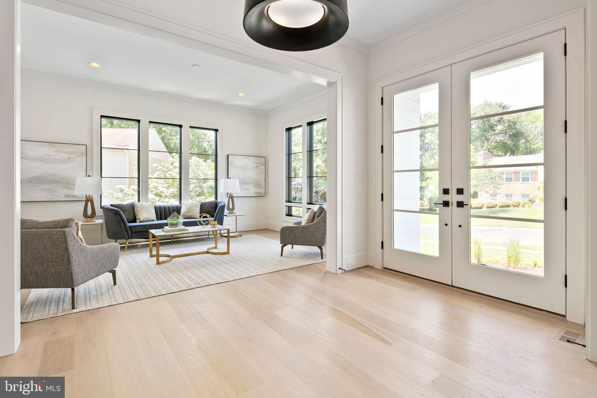 MC LEAN HAMLET - Residential