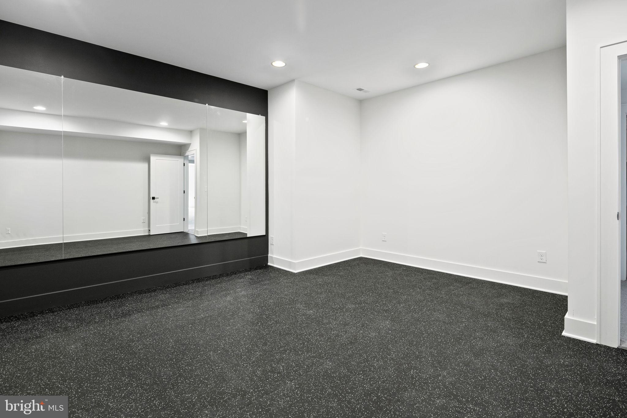 MC LEAN HAMLET - Residential