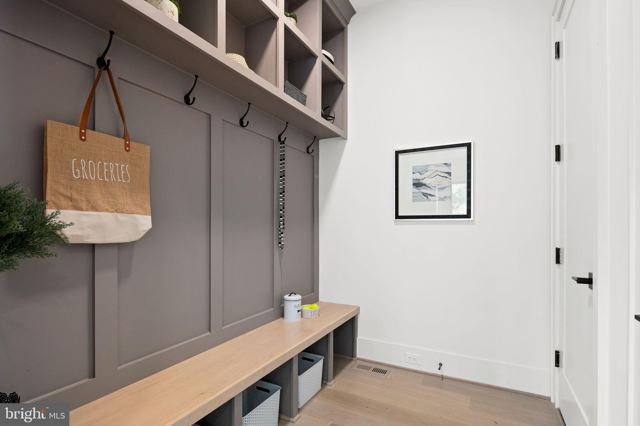 MC LEAN HAMLET - Residential