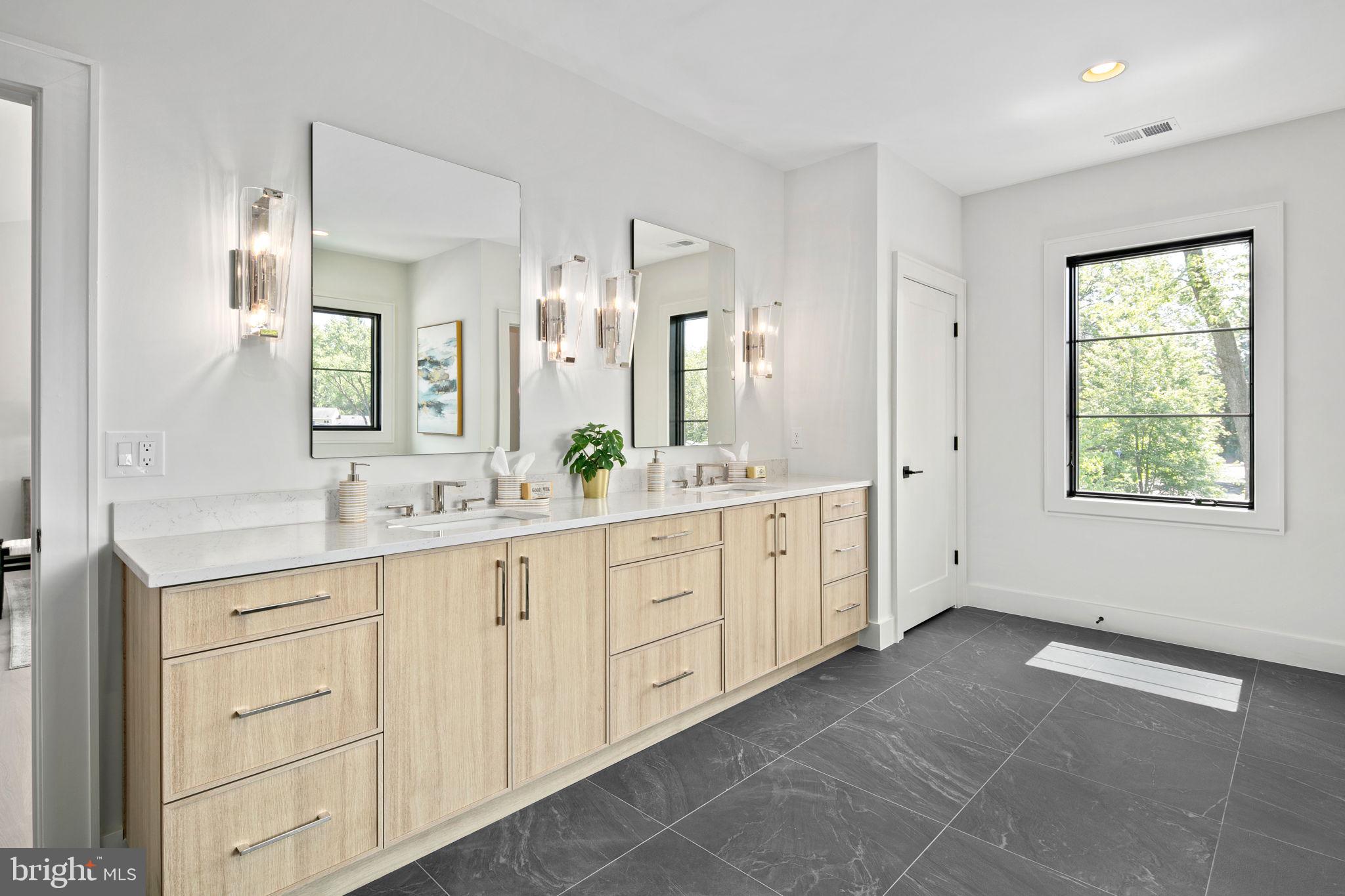 MC LEAN HAMLET - Residential