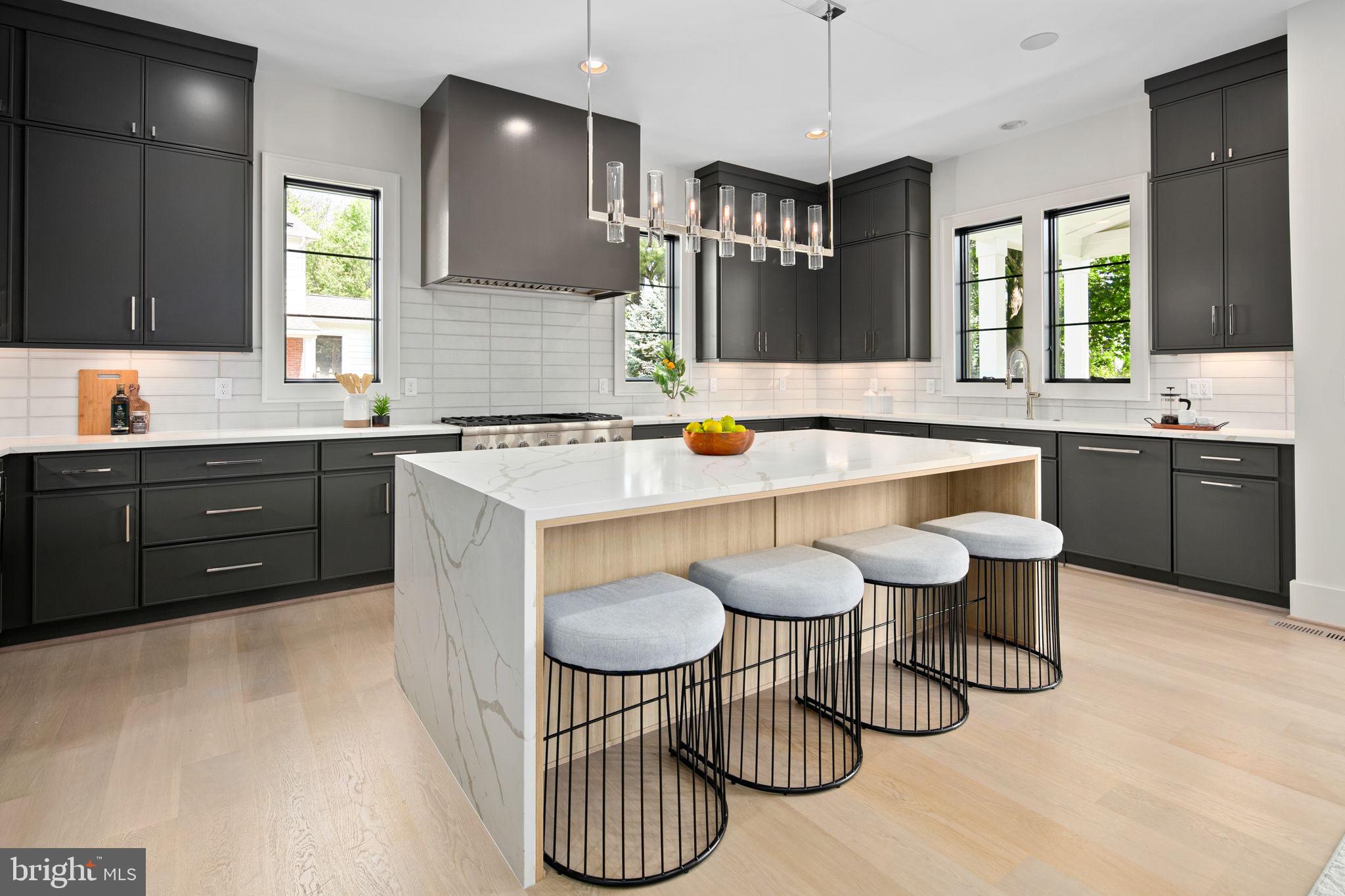 MC LEAN HAMLET - Residential