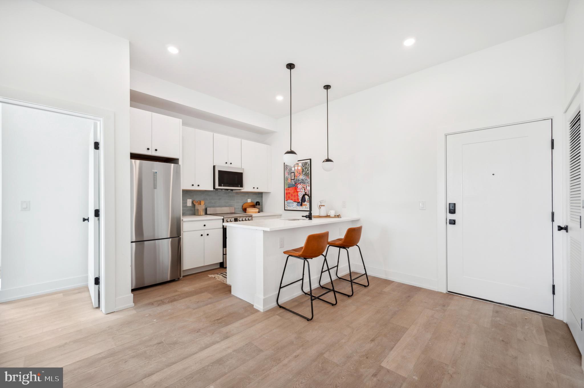 PORT RICHMOND - Residential Lease