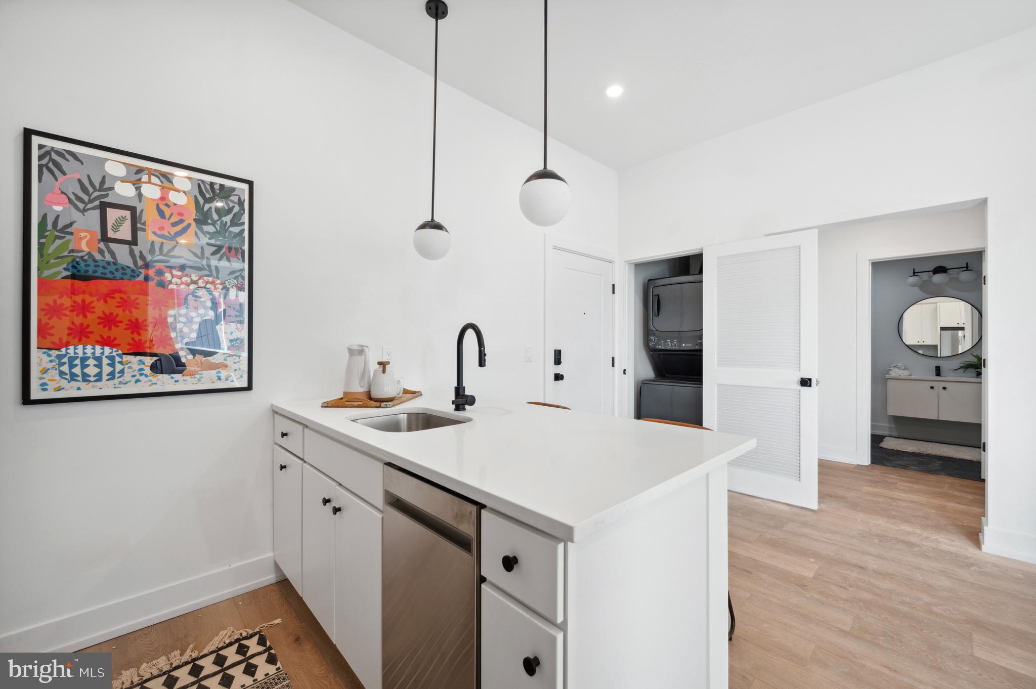 PORT RICHMOND - Residential Lease