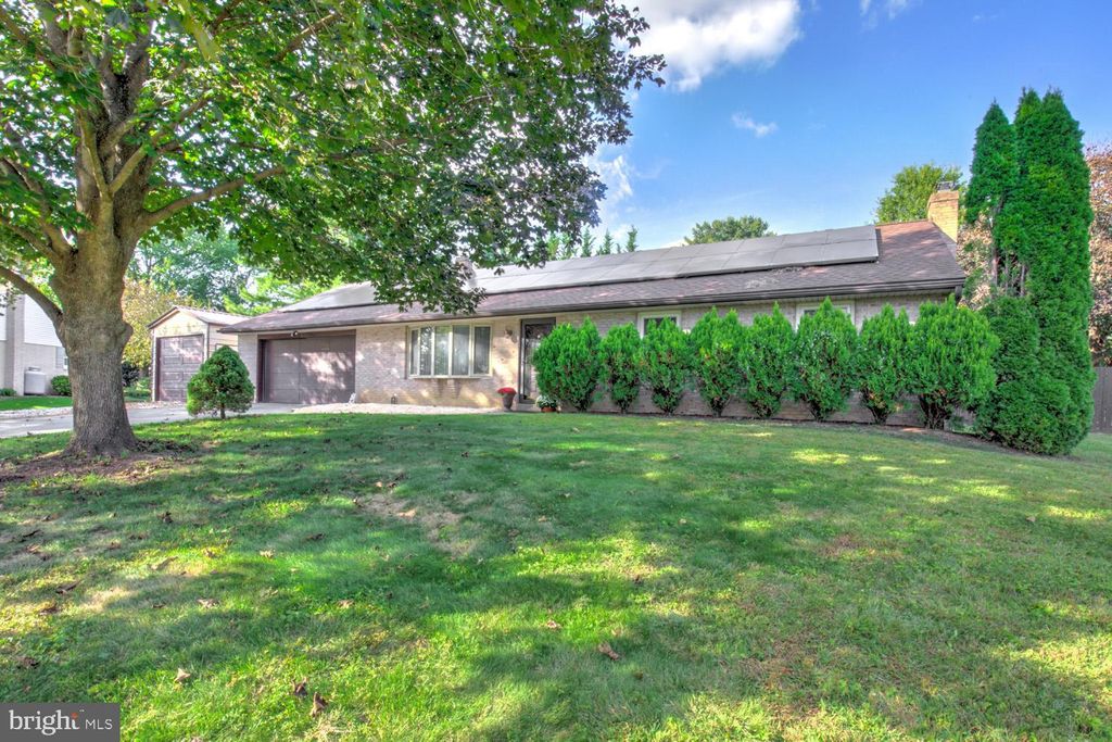 Photo of 912 Perry Road, LITITZ, PA 17543 (MLS # PALA2077466)