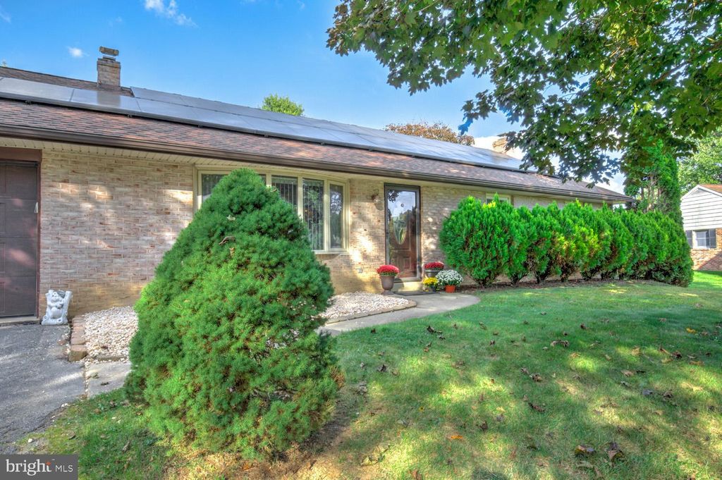 Photo of 912 Perry Road, LITITZ, PA 17543 (MLS # PALA2077466)