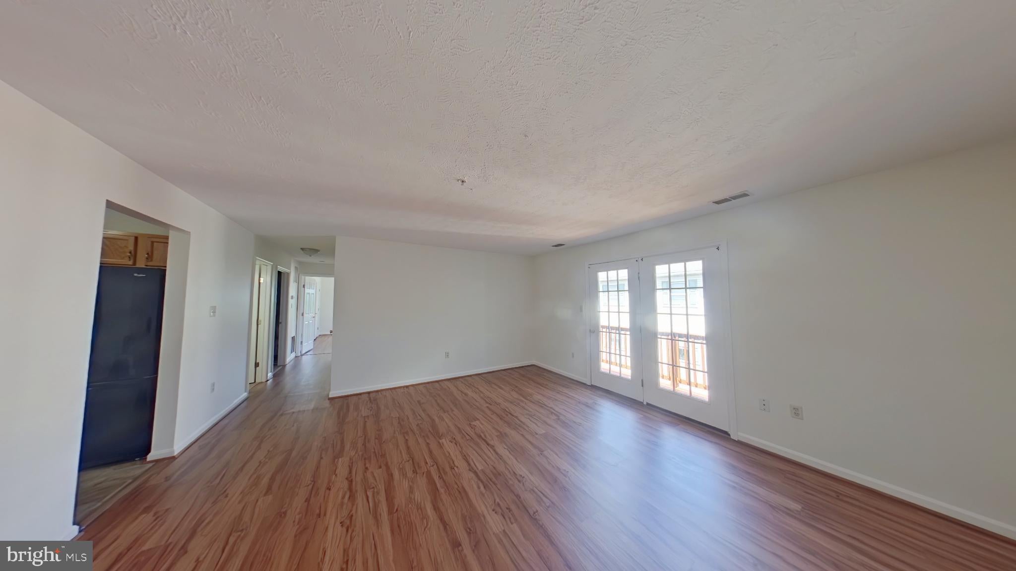 1290 OX ROAD E12