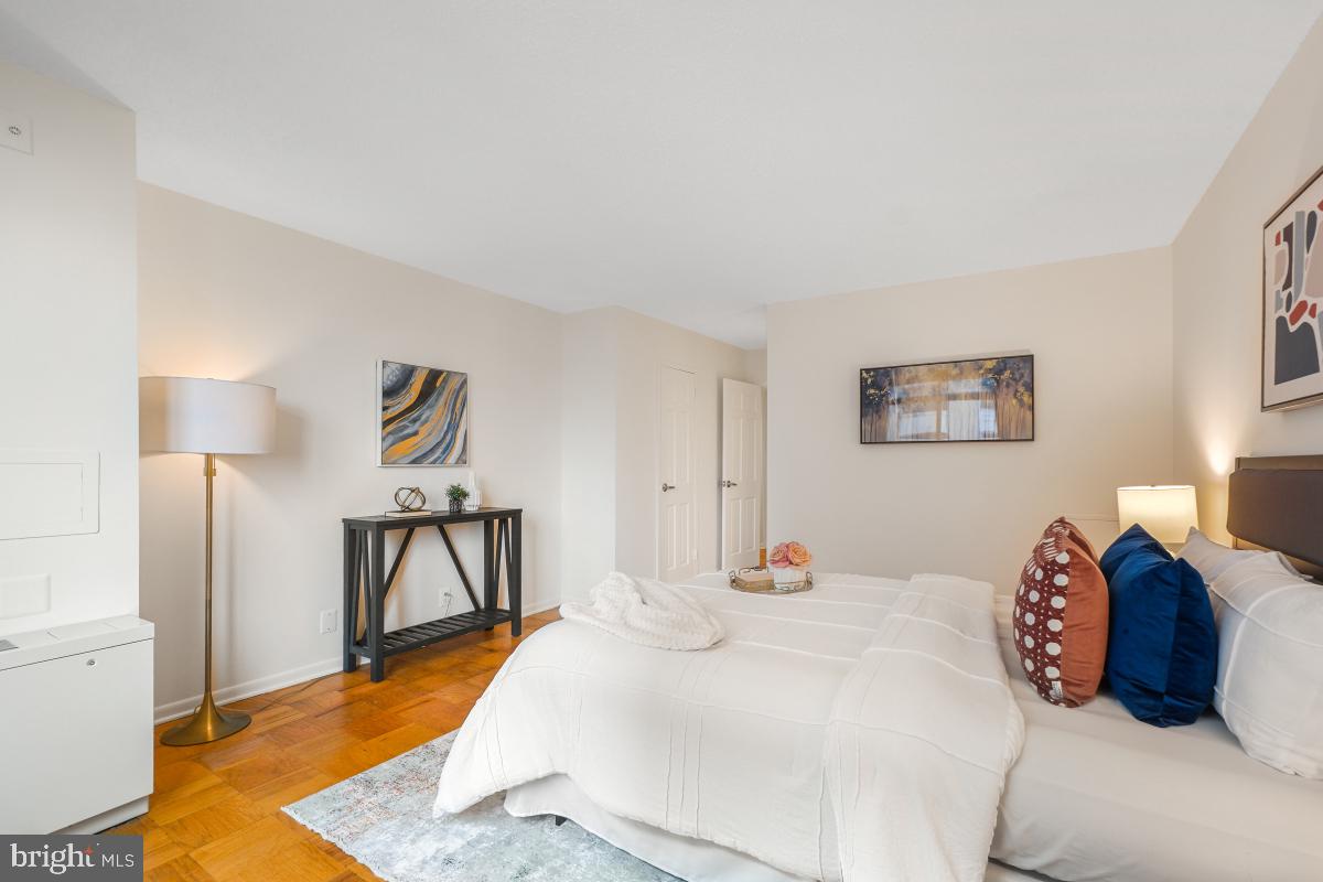 FRIENDSHIP HEIGHTS - Residential