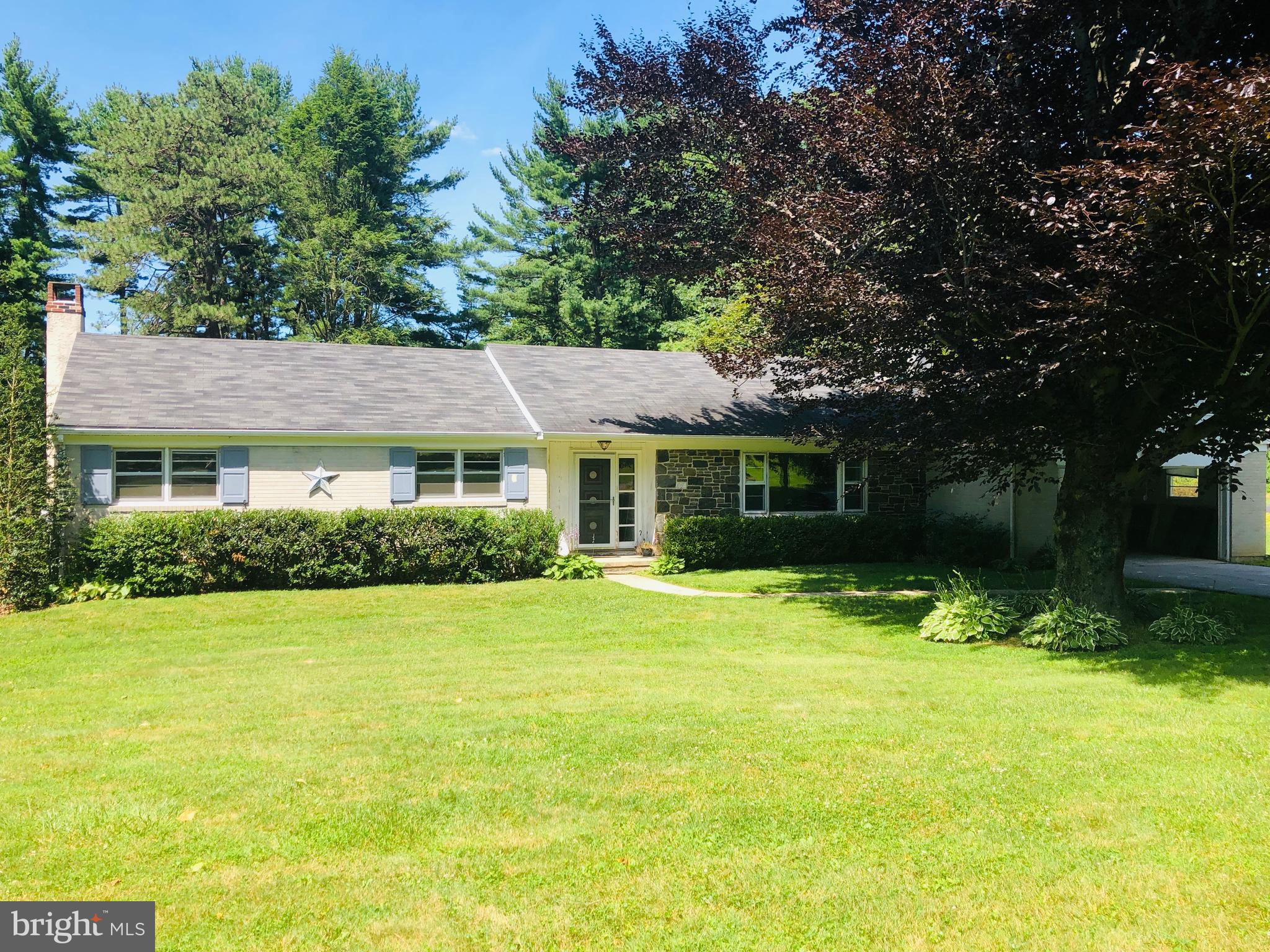 Spacious one-story rental with 3 Bed, 2.5 Bath in semi-private, scenic location. $2400/month plus utilities, pets will be considered at discretion of the owner and additional fees may apply. Looking for good, high quality tenants with good credit. Landlord does not accept special programs.