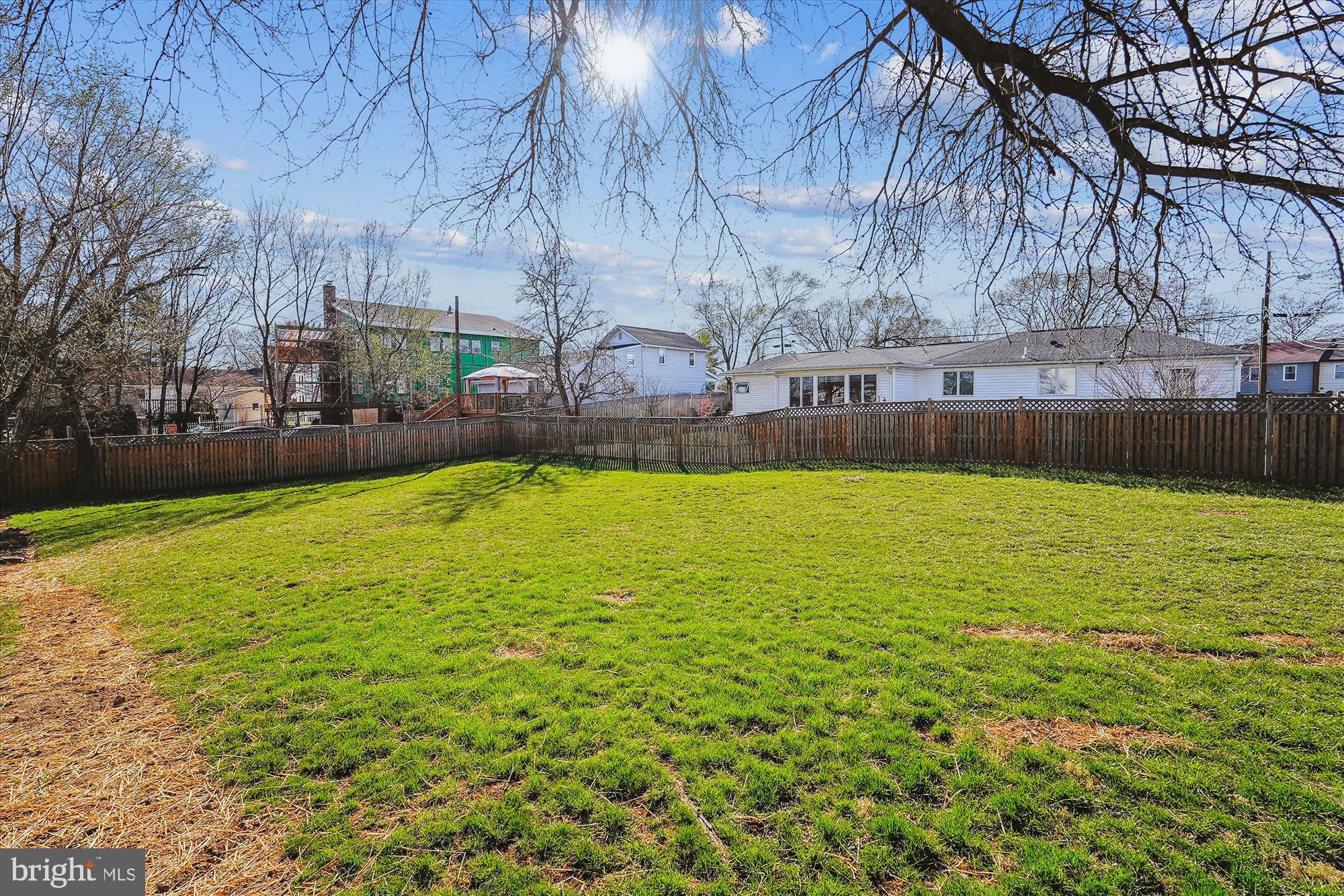 WAVERLEY HEIGHTS - Land