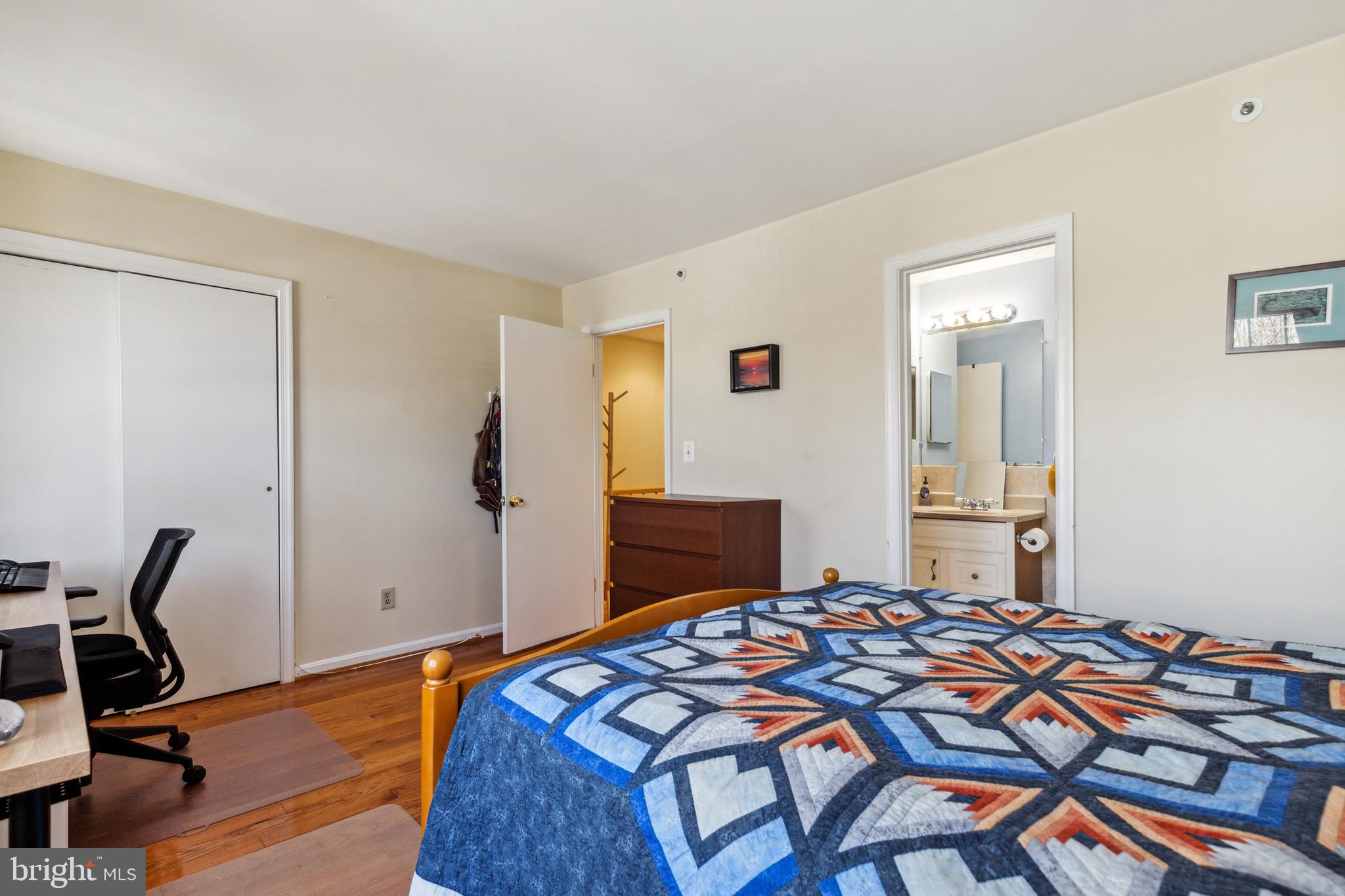 FLOWER HILL - Residential