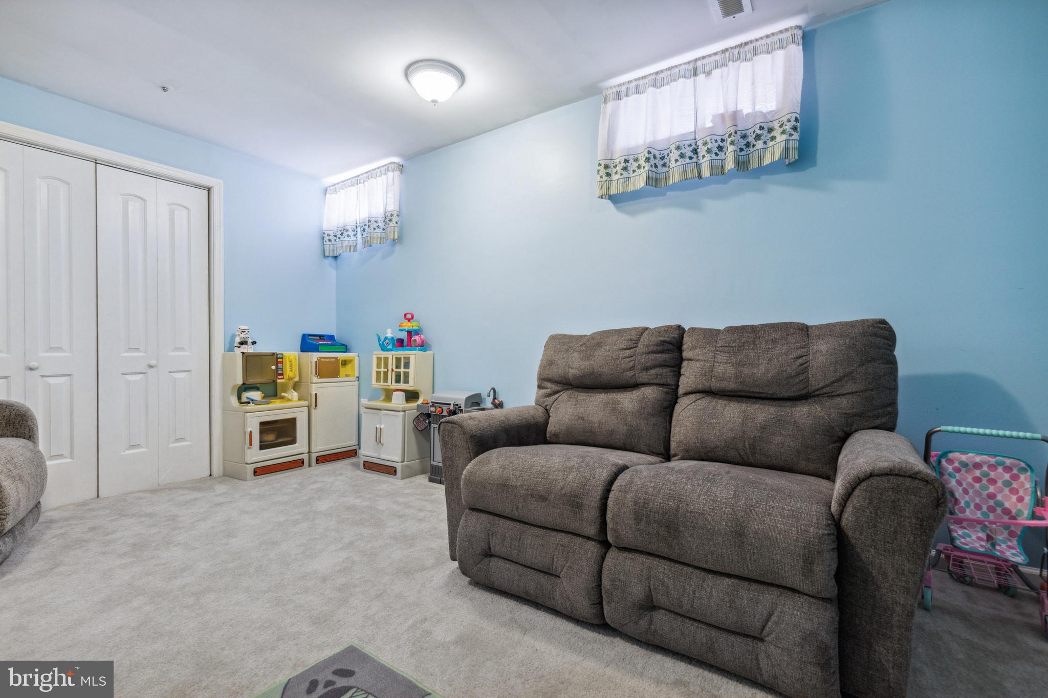 FLOWER HILL - Residential