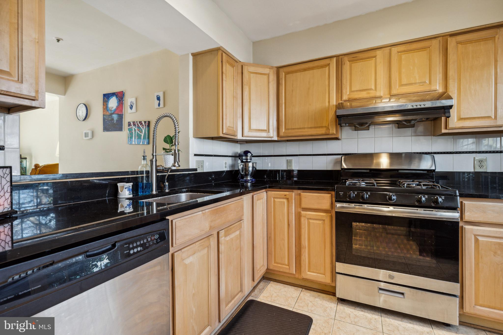 FLOWER HILL - Residential