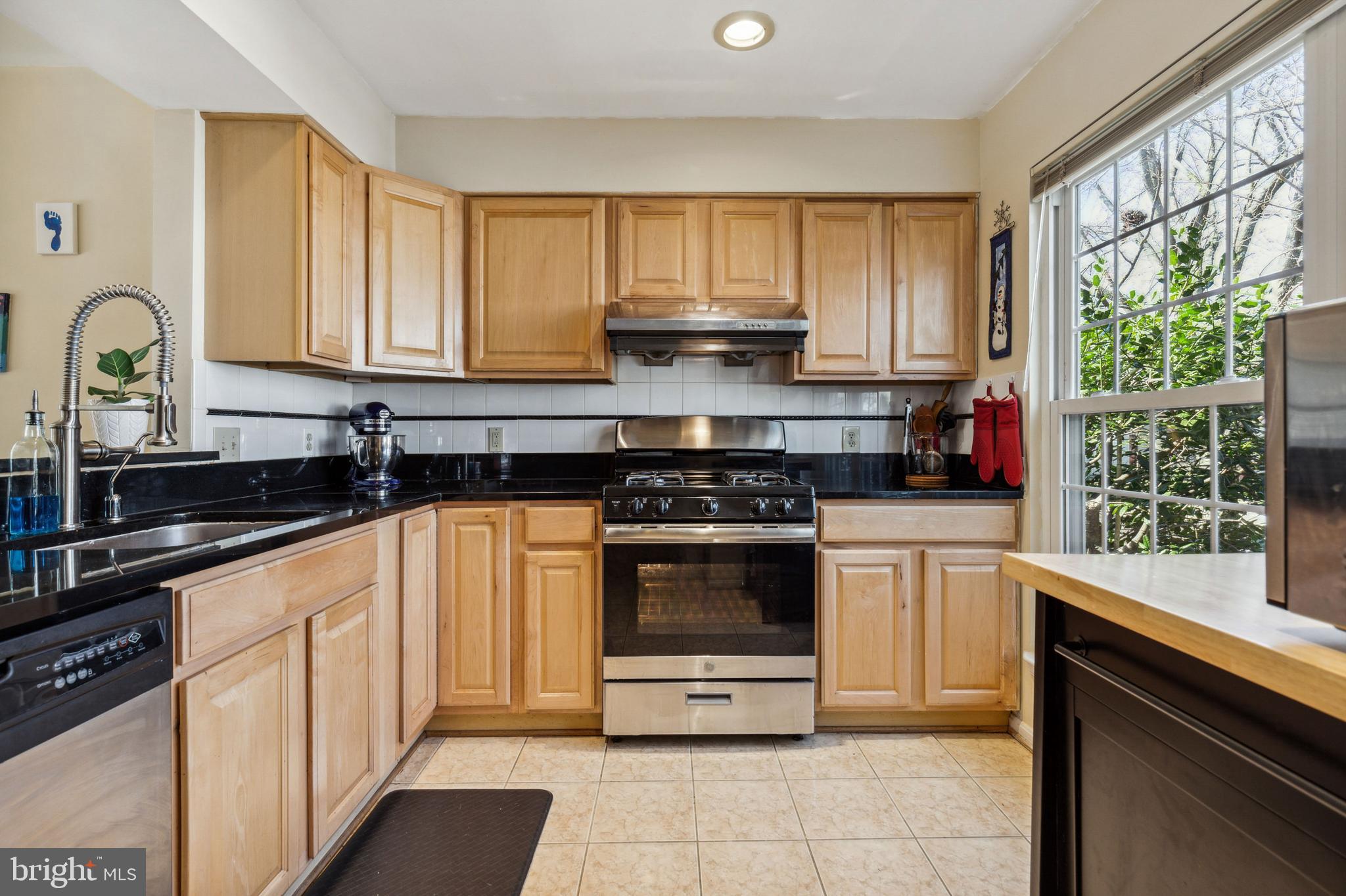 FLOWER HILL - Residential