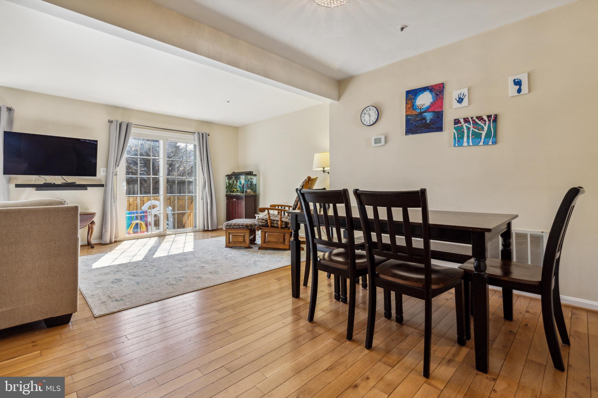 FLOWER HILL - Residential