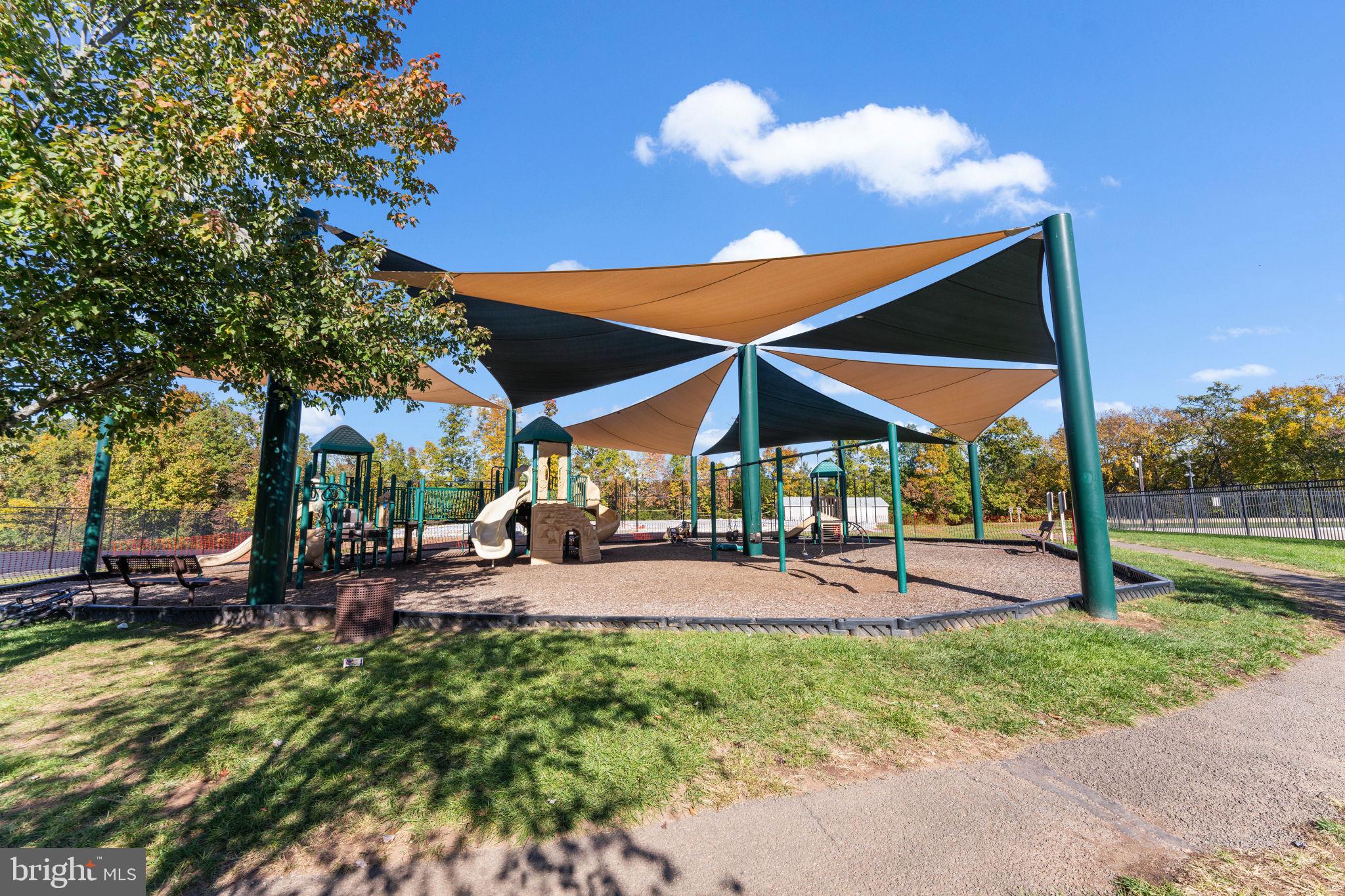 VICTORY LAKES - Residential